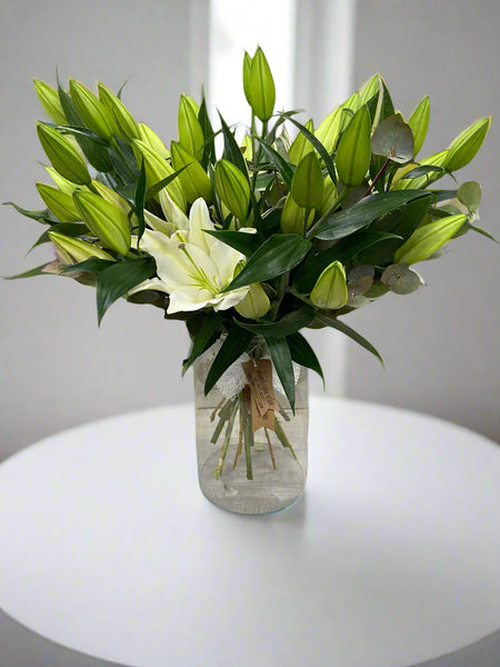 Premium Large White Head Lily Arrangement in Glass Vase – Amaryllis ...