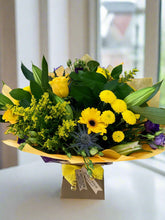 Subscription - Luxury Lilies & Yellows Bouquet in Water