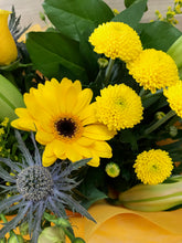 Subscription - Luxury Lilies & Yellows Bouquet in Water